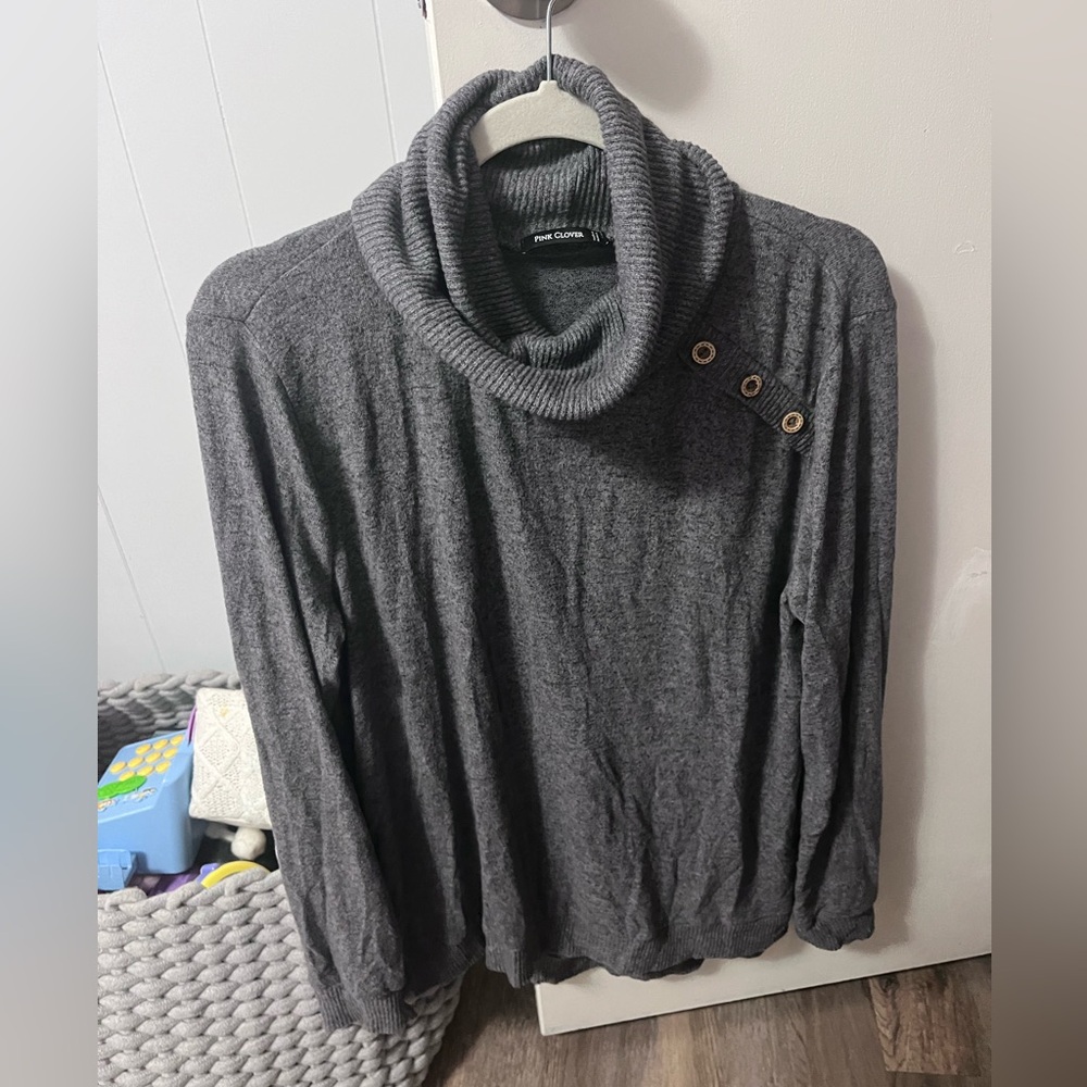 Pink Clover Dark Gray Knitwear